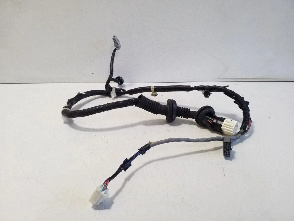 Tagaukse juhtmestik 32753T1GE200