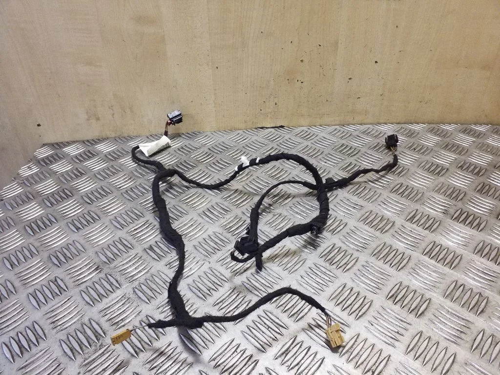 Rear door wiring loom 8R0971693B