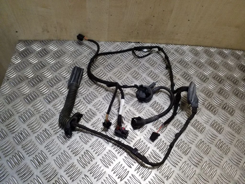Rear door wiring loom 8R0971687B