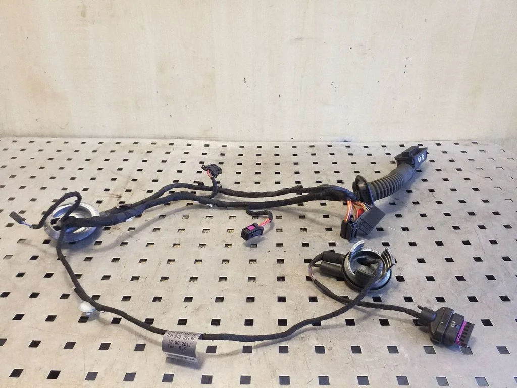 Tagaukse juhtmestik 8K0971687AC