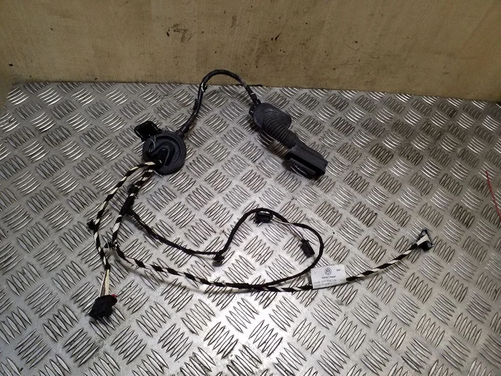 Rear door wiring loom – Volkswagen Passat CC (2008-2016)