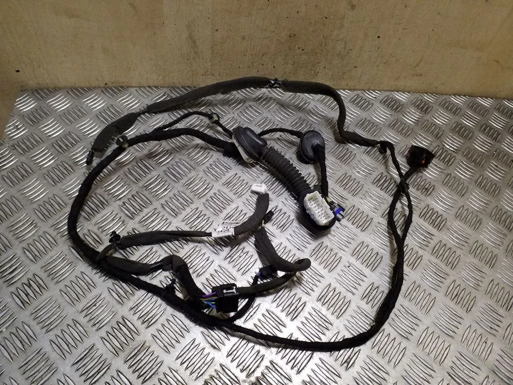 Tagaukse juhtmestik 95083428