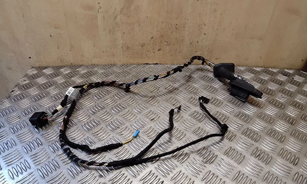 Aizmugurējo durvju vadu instalācija – BMW X3 E83 (2003-2010)