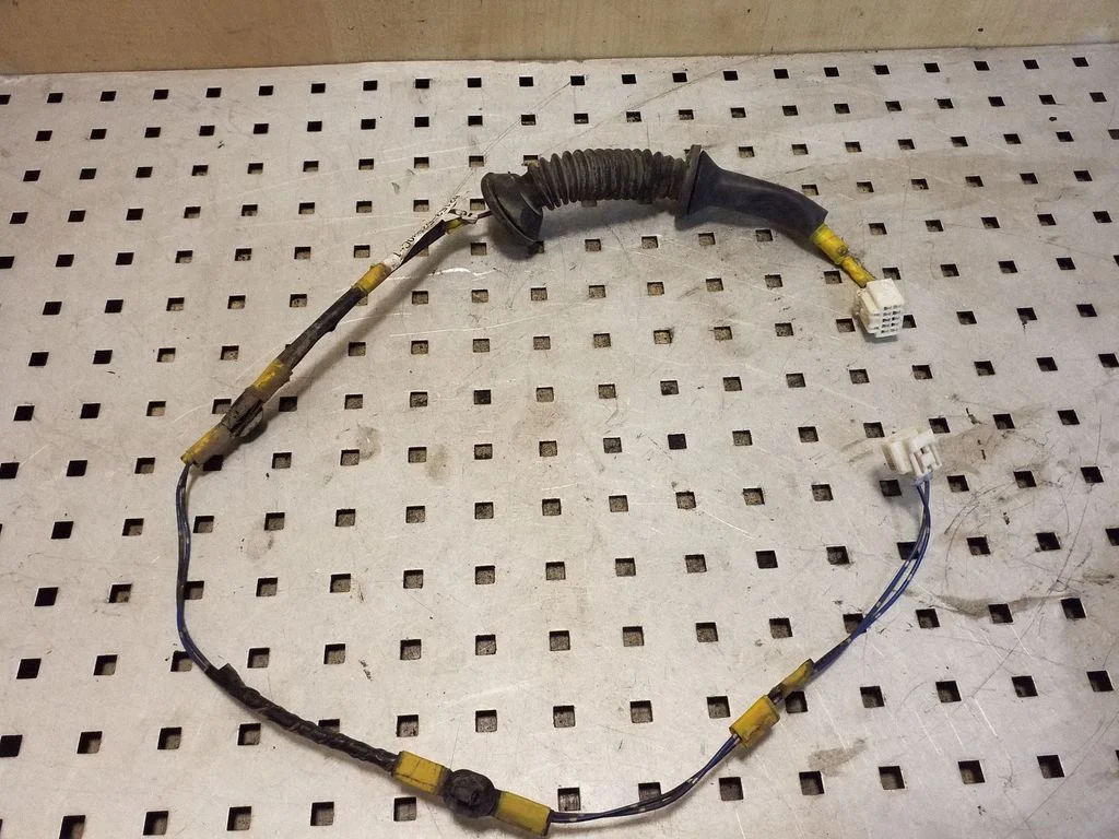 Rear door wiring loom – Toyota Yaris Verso (1999-2005)