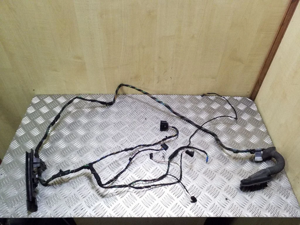 Tagaukse juhtmestik 6970667