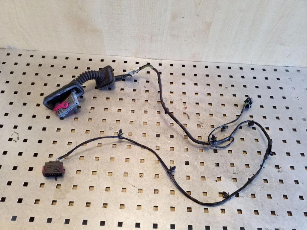 Rear door wiring loom – Opel Astra H (2004-2012)