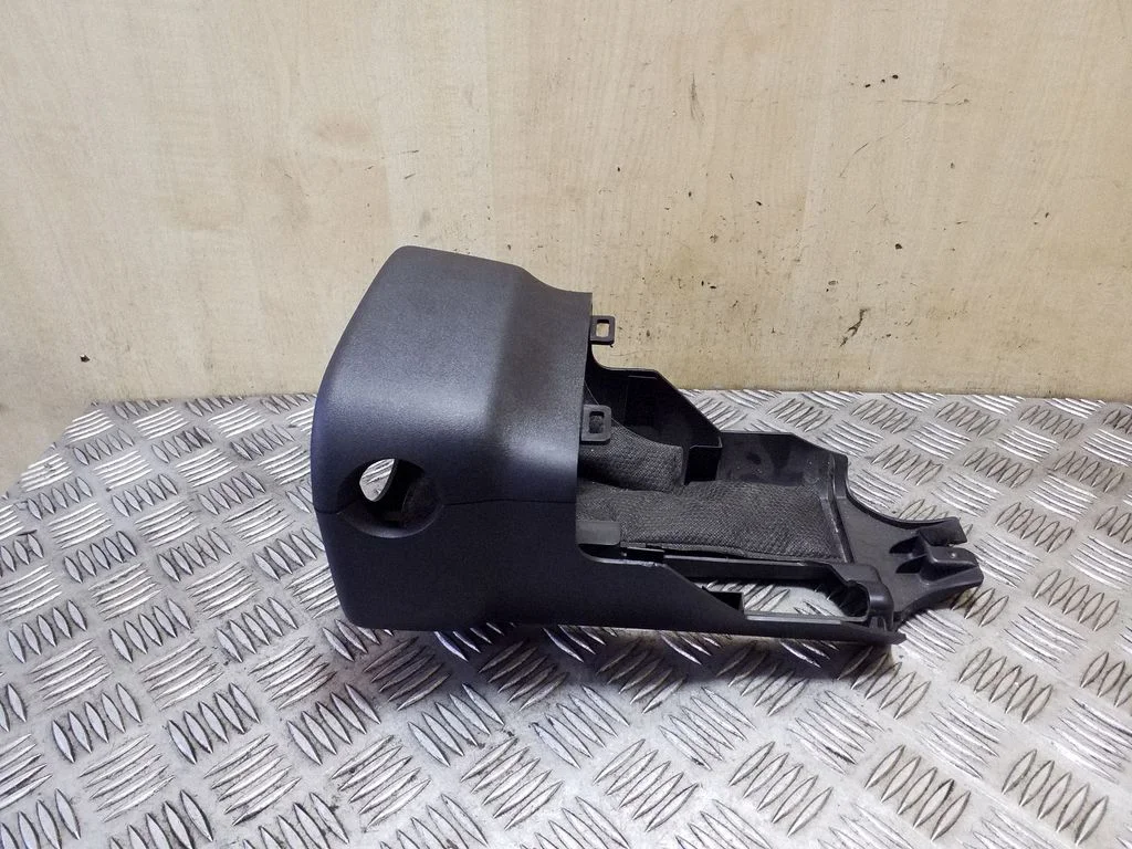 Steering wheel column trim – Land Rover Freelander 2 - LR2 (2007-2016)