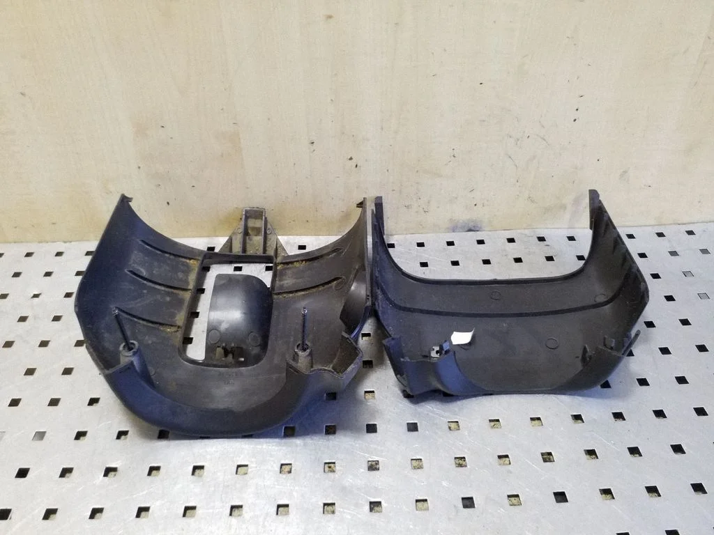 Steering wheel column trim 8200139434