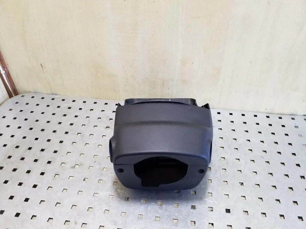 Steering wheel column trim – Toyota Yaris (2006-2011)