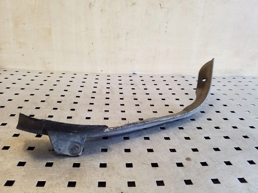 Esimene porikaitse – Audi A8 S8 D4 4H (2010-2016)