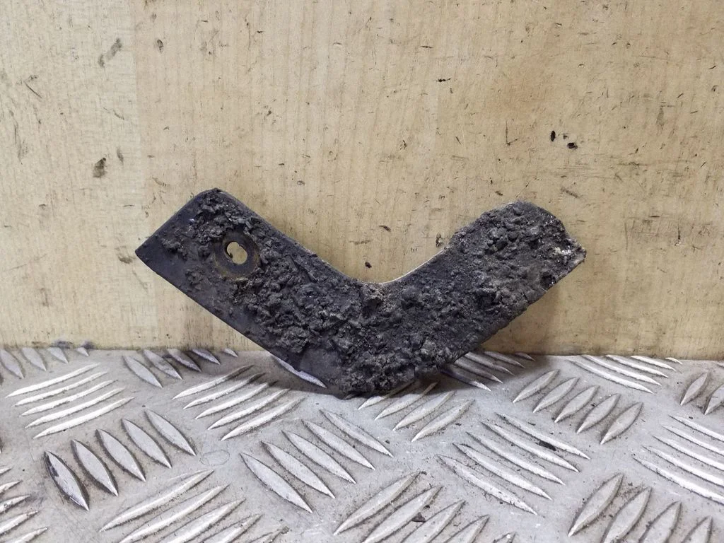 Front mudguard – right