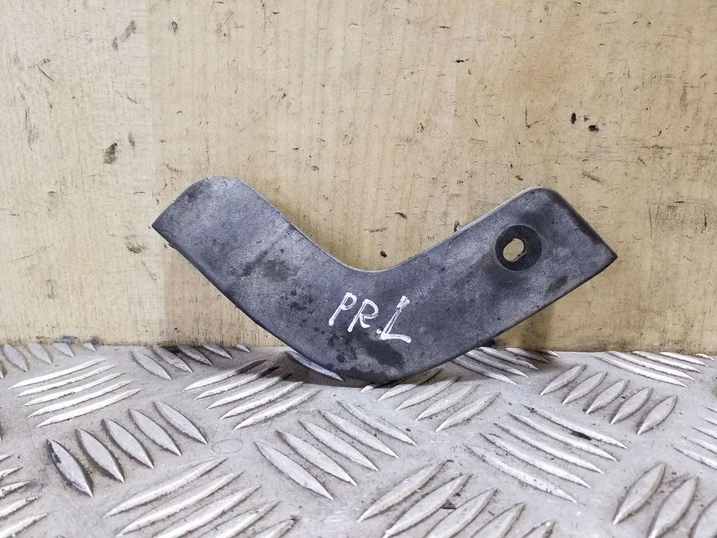 Front mudguard – left
