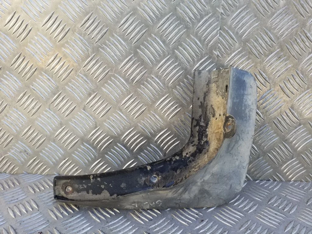 Rear mudguard – left