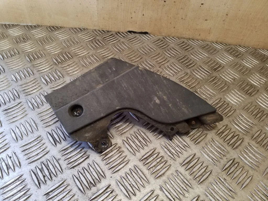Tagumine porikaitse 3G0854857
