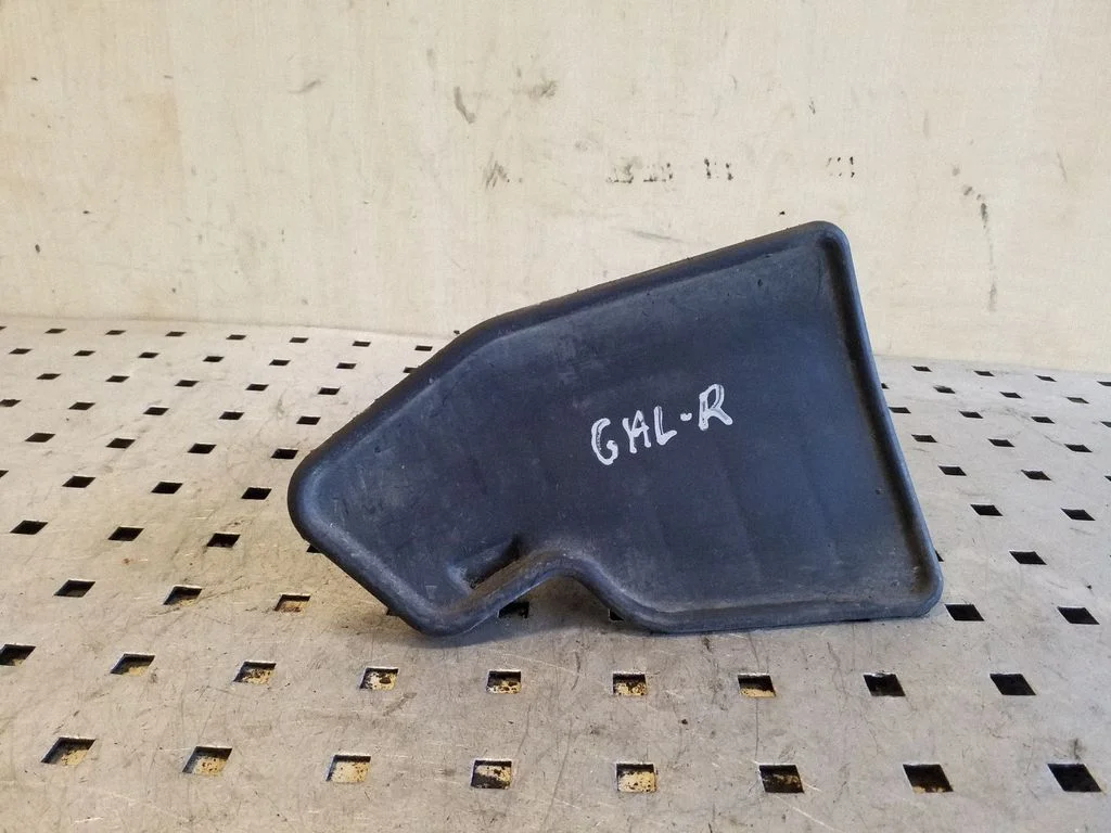Rear mudguard – rear right