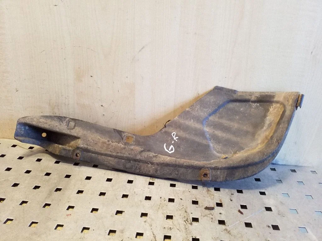 Rear mudguard – Toyota RAV 4 (XA20) (2000-2005)