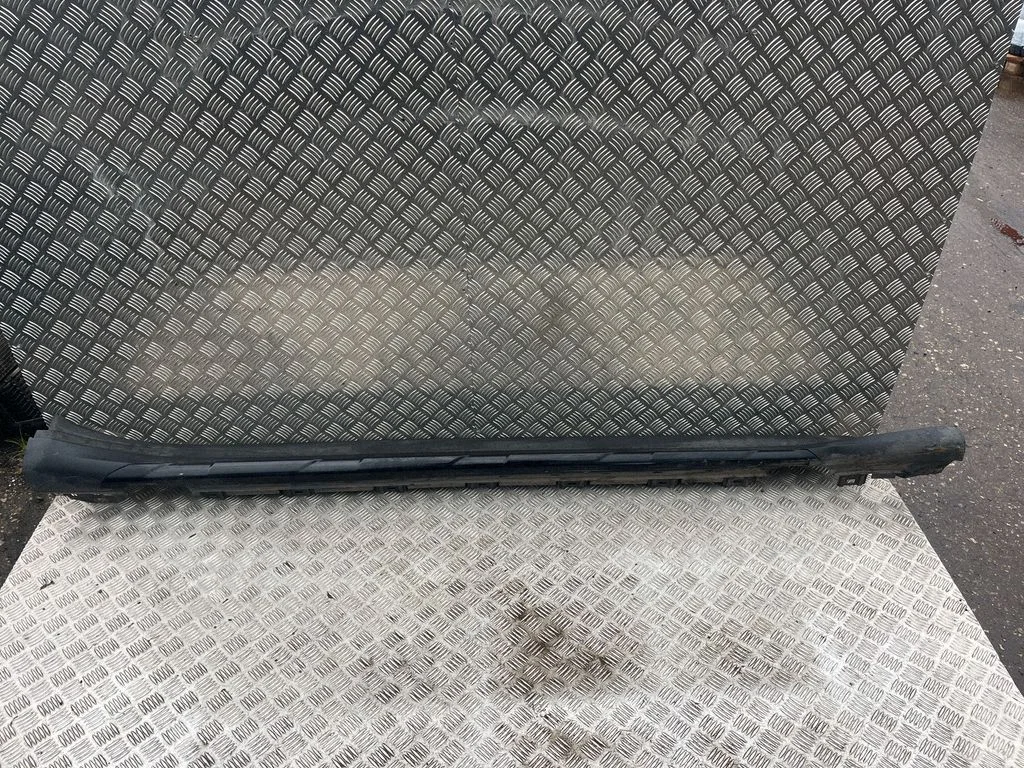 Sill – Porsche Taycan 9J1 (2019-)
