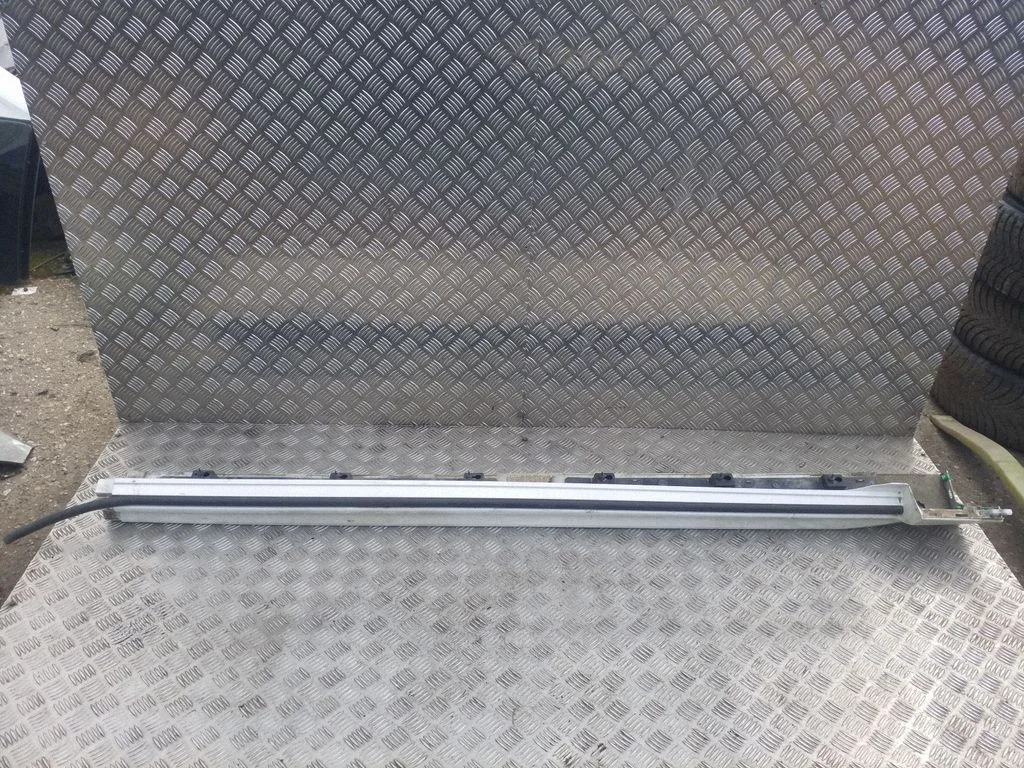Sill 31672377