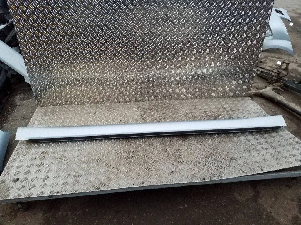 Sill – Toyota Corolla Verso AR10 (2004-2009)