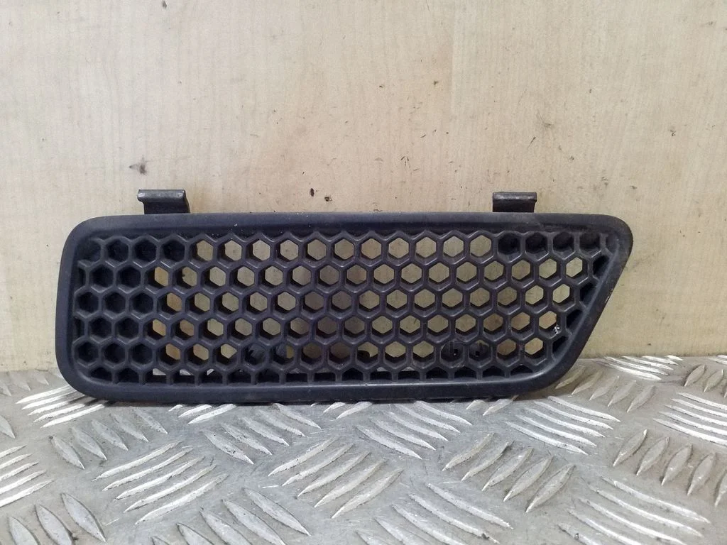 Atrapa przednia (grill) – Renault Scenic I (1996-2003)