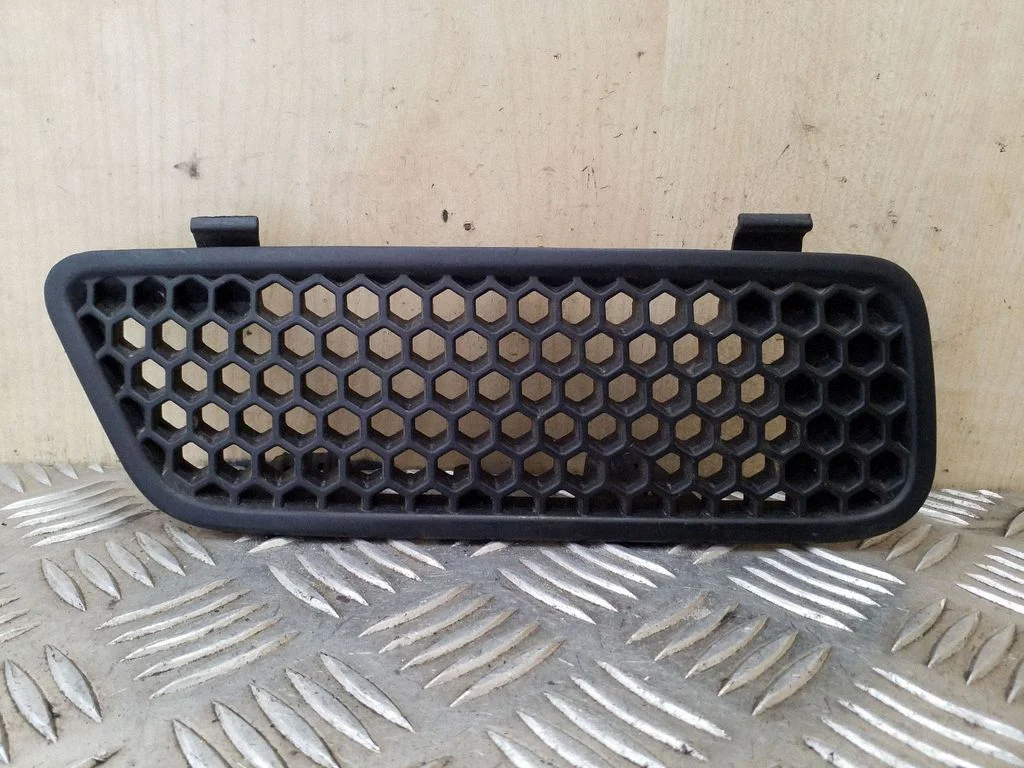 Atrapa przednia (grill) – Renault Scenic I (1996-2003)
