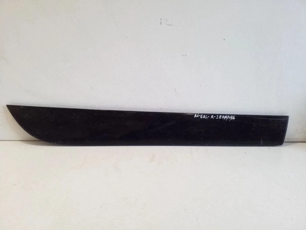 Listwa drzwi tylnych 4F0853970J