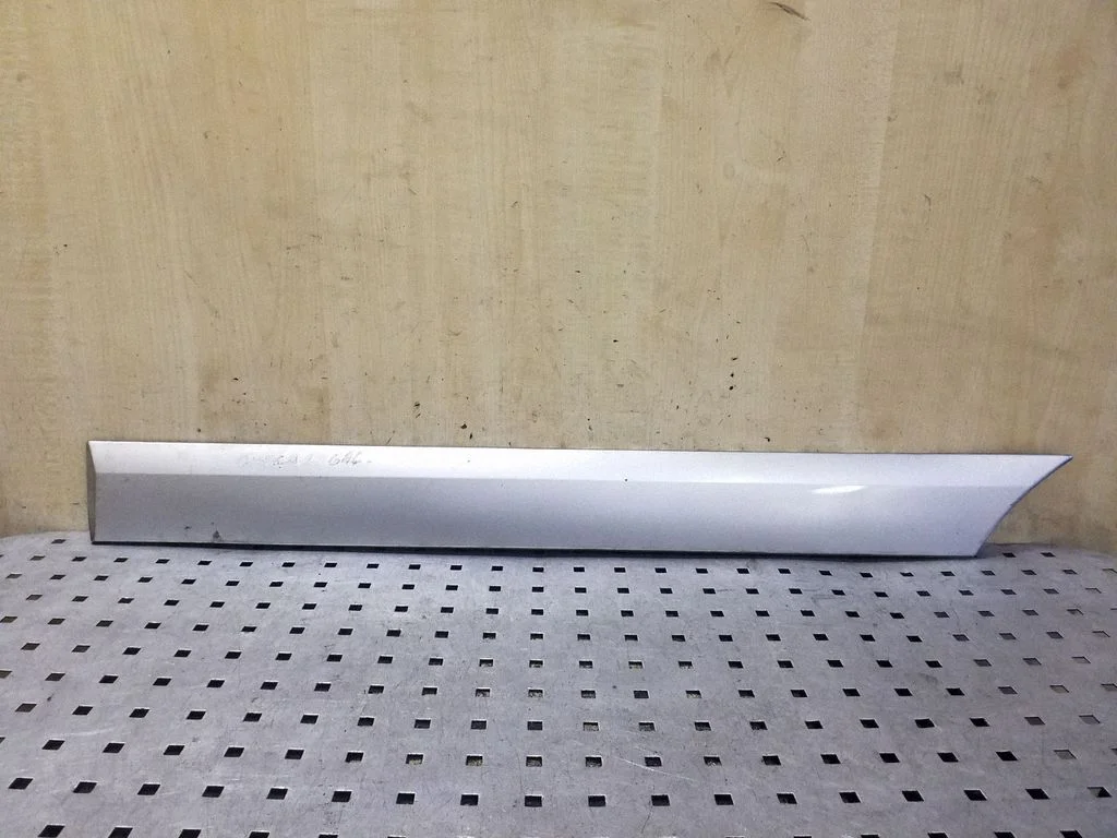 Apdaila galinių durų (moldingas)