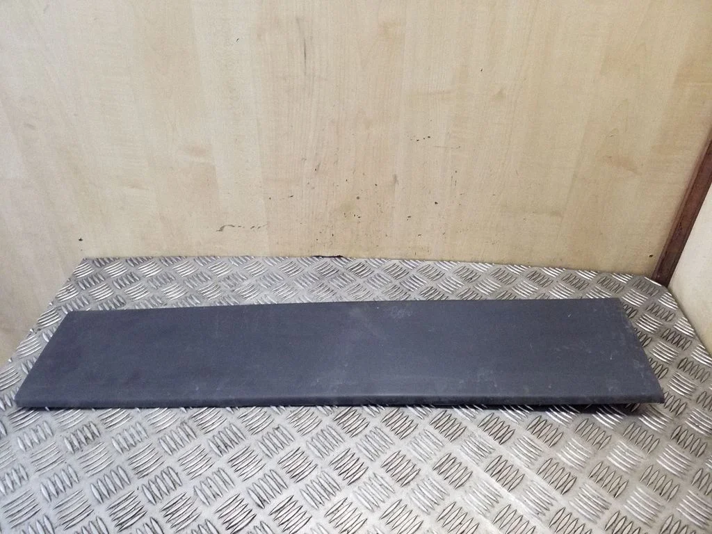 Rear door trim (molding) 1305774070