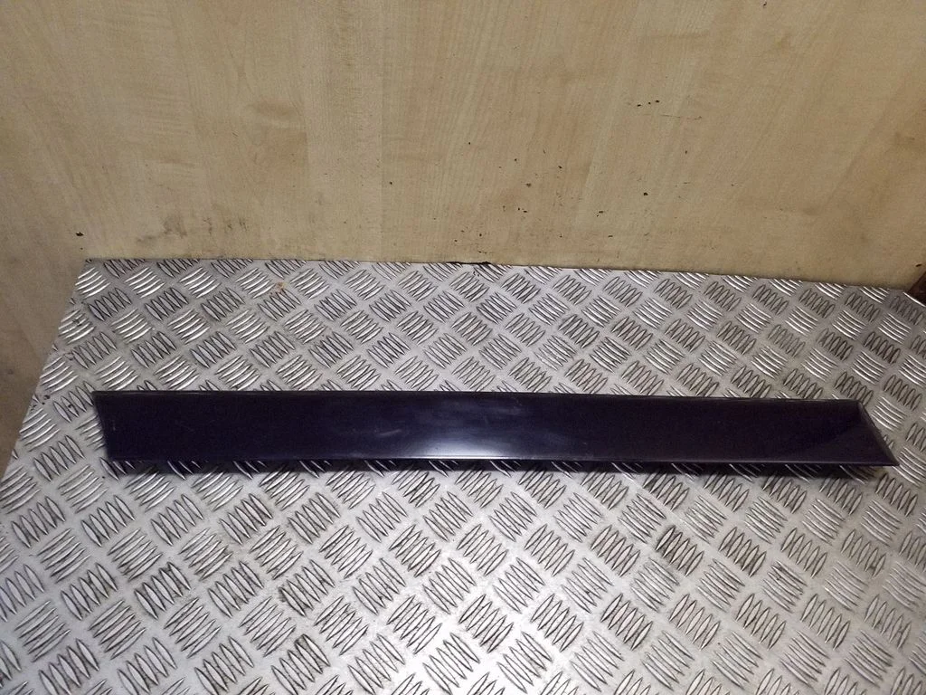 Listwa drzwi tylnych 4A0853962A