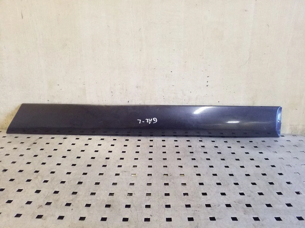 Listwa drzwi tylnych 4A0853961A