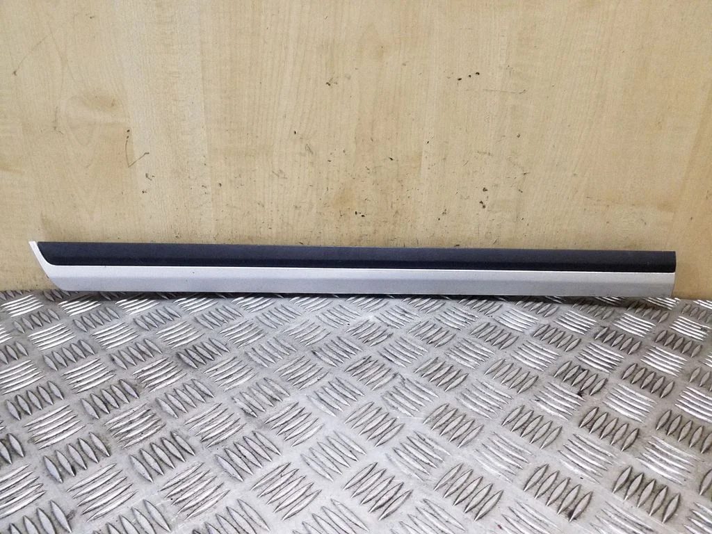 Tagaukse liist (mold) 3AA854950A