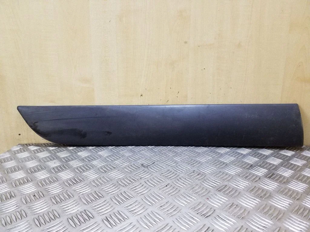 Listwa drzwi tylnych 6025300662D
