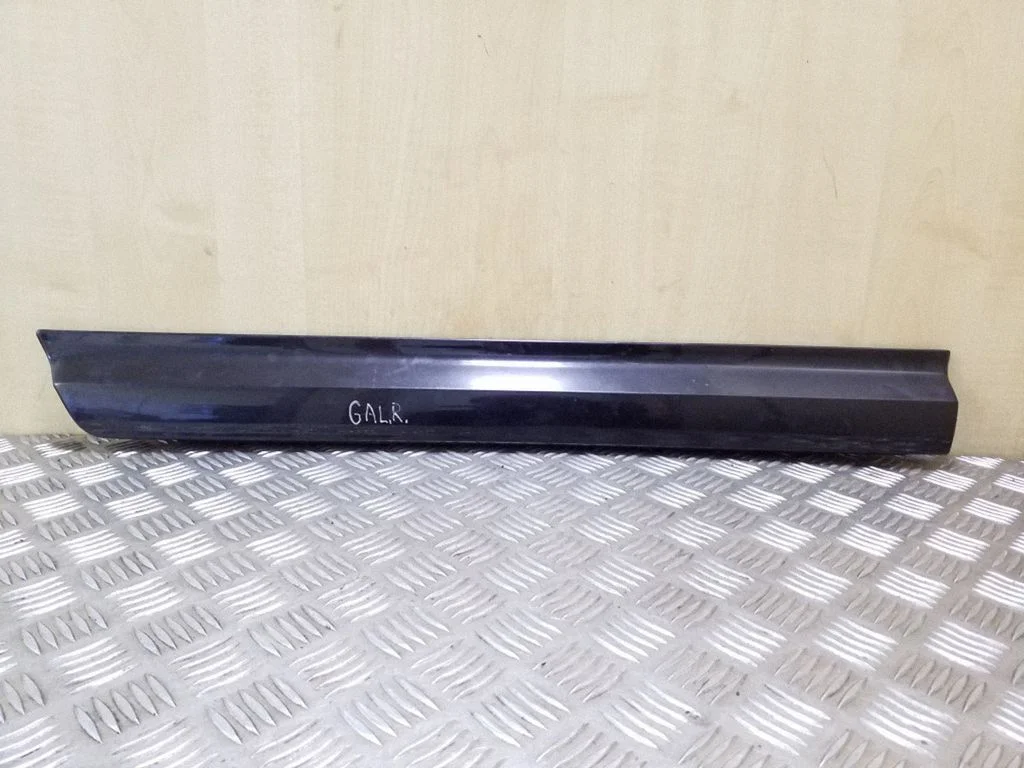 Listwa drzwi tylnych – Audi A8 S8 D3 4E (2002-2009)