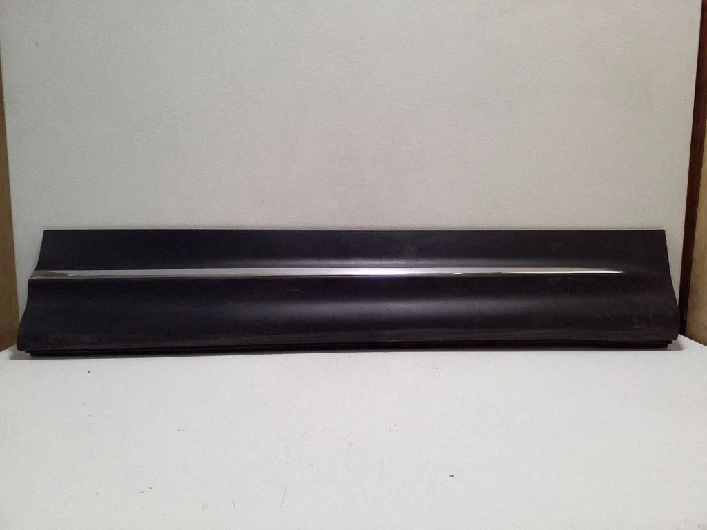 Priekšējo durvju apdare (molings) A2477274900