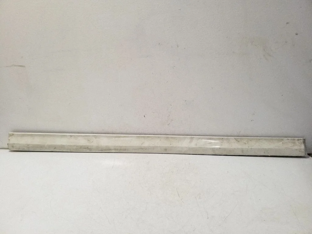 Priekšējo durvju apdare (molings) 3A0853516A