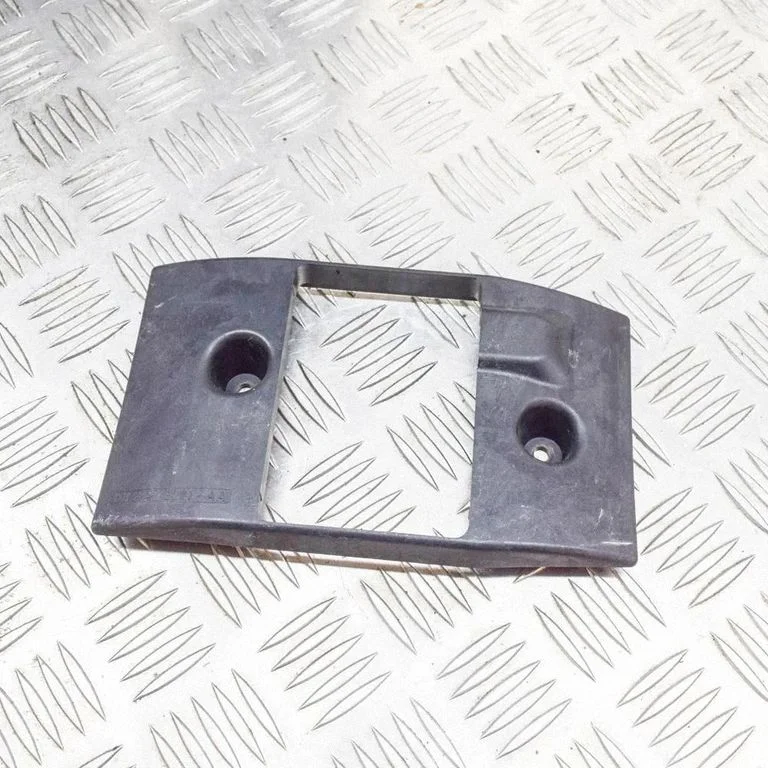 Muu kereosa DK6217B751AA
