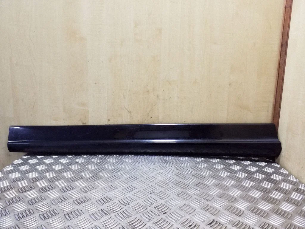 Front door trim (molding) – Audi Q5 SQ5 8R (2008-2017)