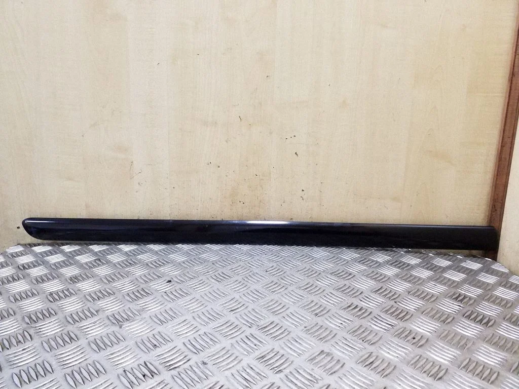 Front door trim (molding) – left
