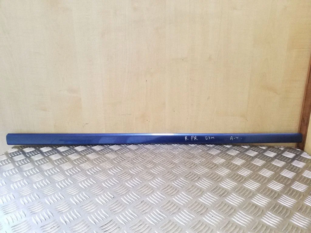 Esiukse liist (mold) 8E0853954VL
