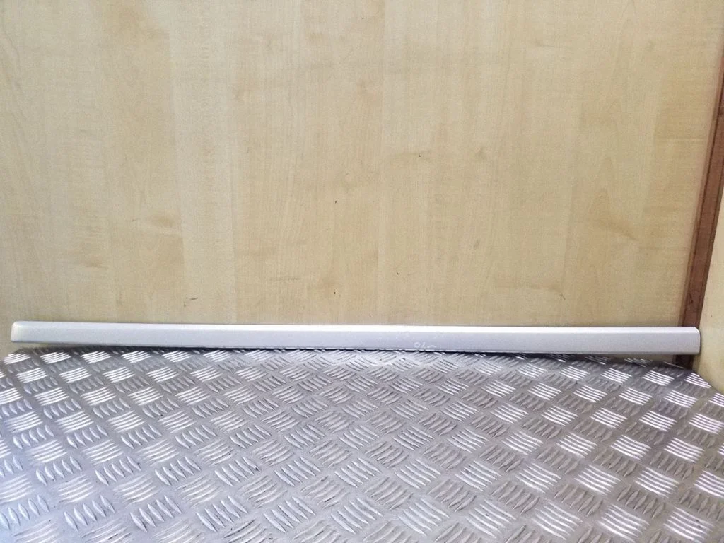 Front door trim (molding) 8E0853953VL