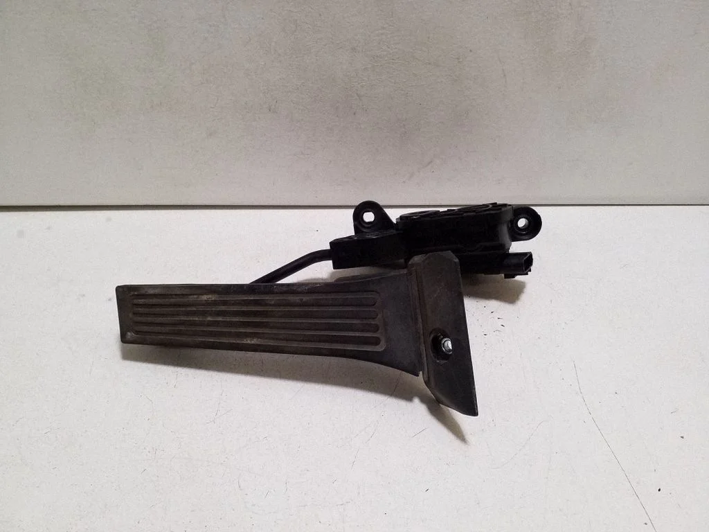 Gaasipedaal 32700B2920