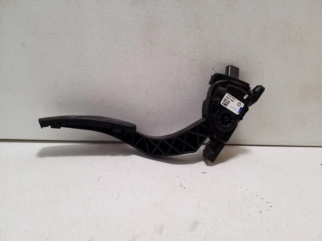 Accelerator throttle pedal – Maserati Ghibli (2013-)