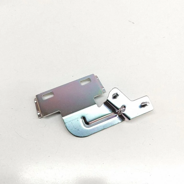 Muu kereosa 242304BA0A – Nissan Rogue (2013-2020)