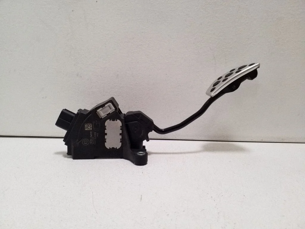 Accelerator throttle pedal 781100W090