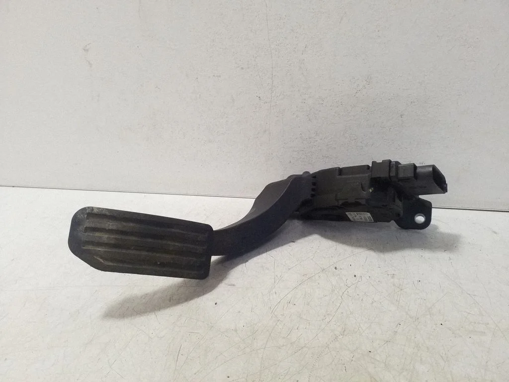 Accelerator throttle pedal – Volvo XC60 (2009-2013)