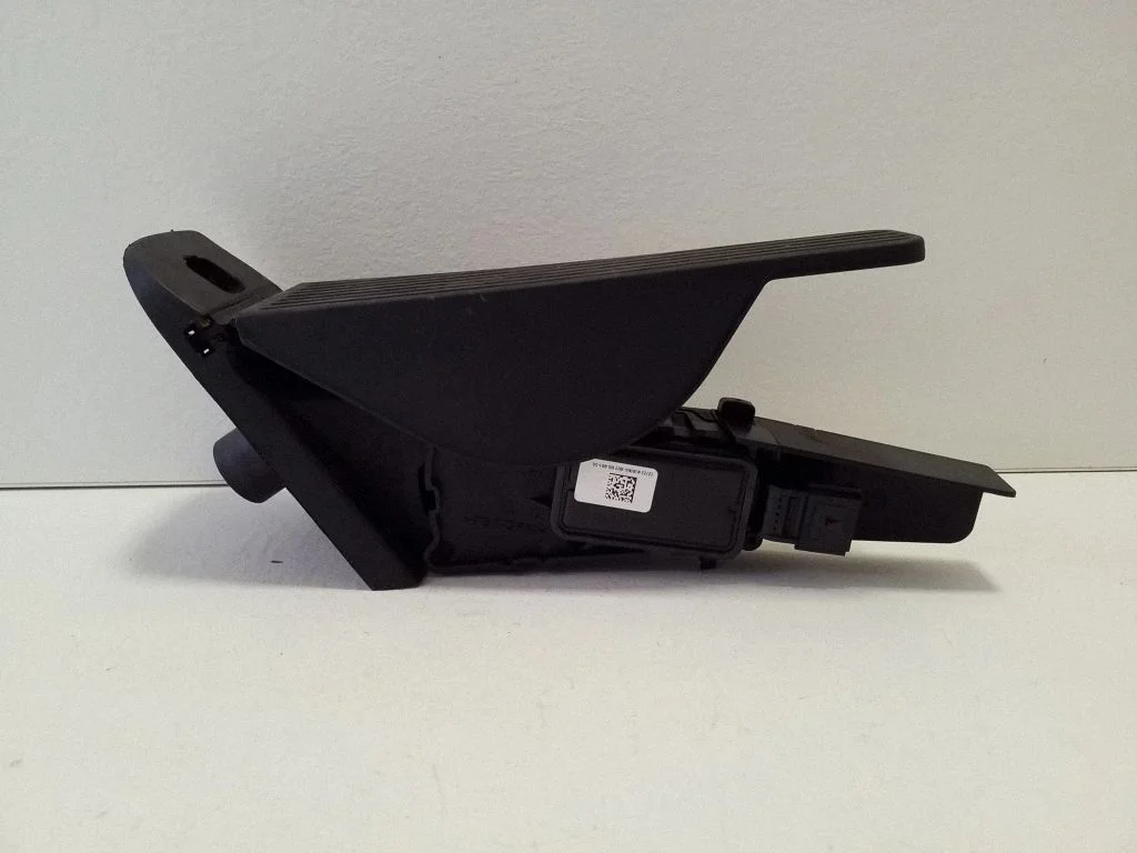 Accelerator throttle pedal – Volvo XC60 (2017-)