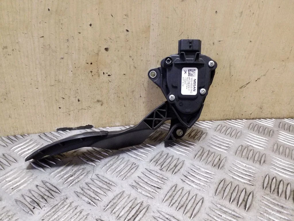 Accelerator throttle pedal – Nissan X-Trail T32 (2014-2021)