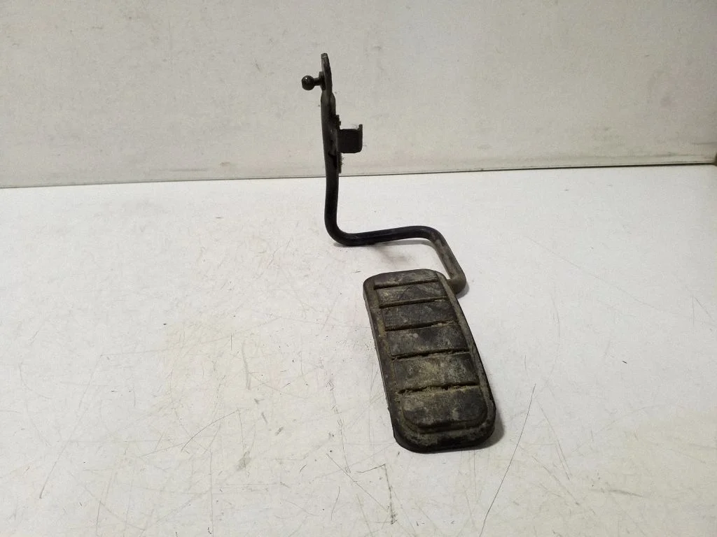 Accelerator throttle pedal – Renault Megane I (1995-2002)