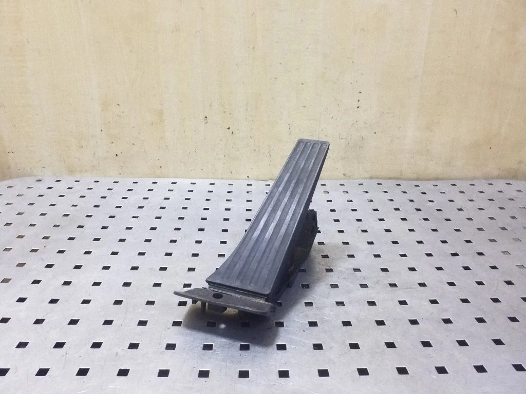 Accelerator throttle pedal – BMW 5 Series F10 F11 (2009-2016)