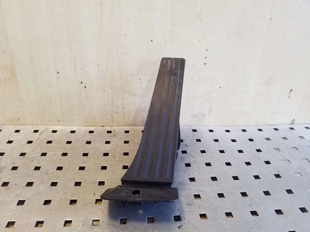 Accelerator throttle pedal 3542678999801